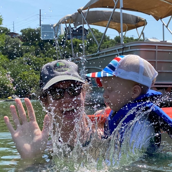 Meet your Posher, Allison - Picture 2 of 2